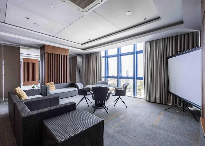 38th Park Ave It Park - Pool & Gym *
