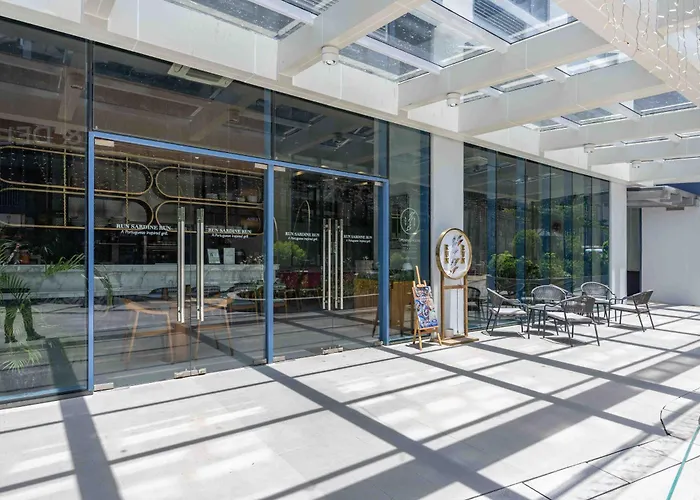 38th Park Ave It Park - Pool & Gym