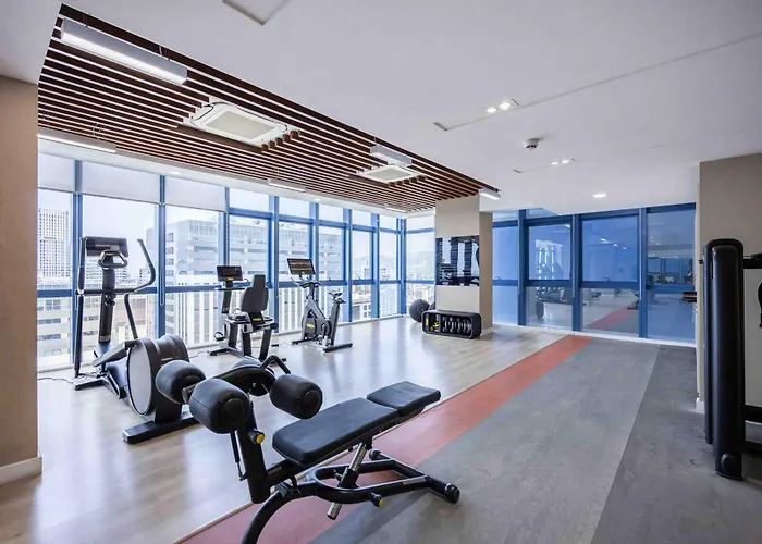 38th Park Ave It Park - Pool & Gym